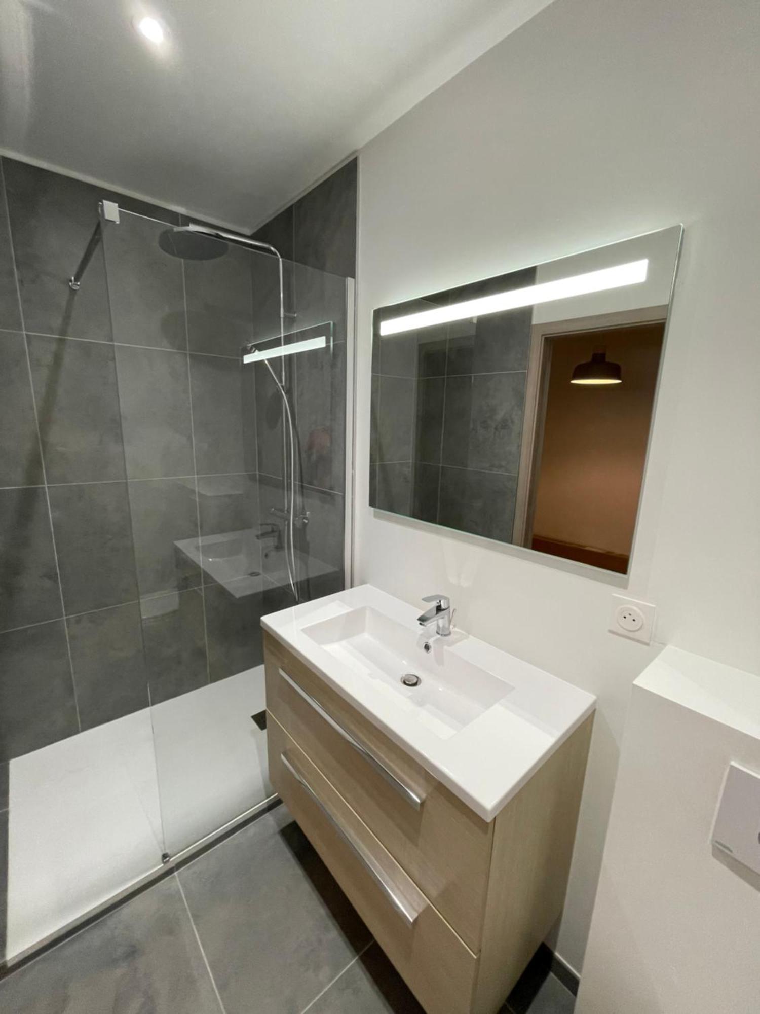 Studio Avec Wc Et Sdb Prives Dans Grande Maison A Cote Du Campus Artem - Thermal Et Parc Des Expos Vandoeuvre-les-Nancy Luaran gambar